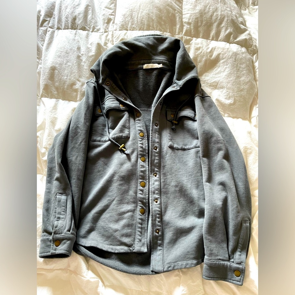 Oversized gray mododoc shacket